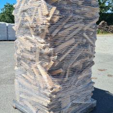 Palette de bois étuvé chêne petites sections en 33cm en vrac 1,7 stères bois sec < 10% humidité Palette de bois étuvé chêne petites sections en 33cm en vrac 1,7 stères bois sec < 10% humidité