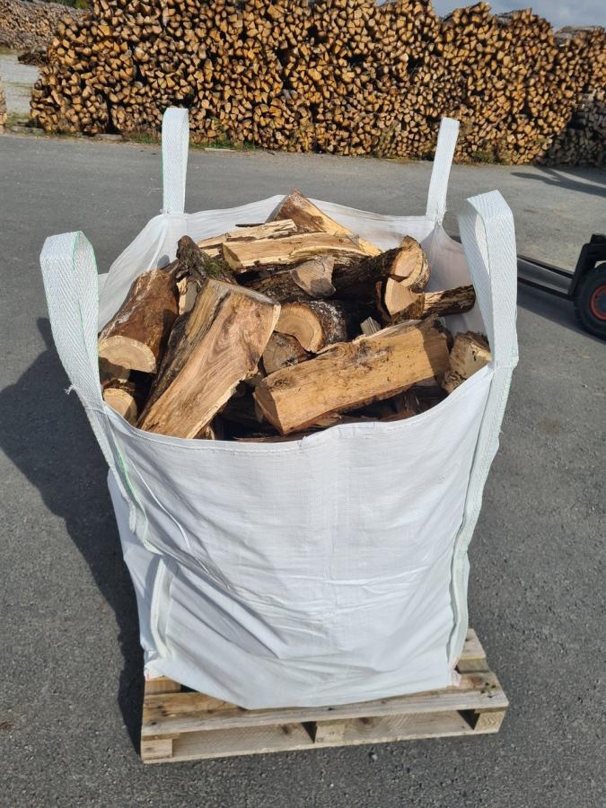Big bag bûches fendues Prémium en vrac 0.82 stère bois sec < 20% humidité Big bag bûches fendues Prémium en vrac 0.82 stère bois sec < 20% humidité